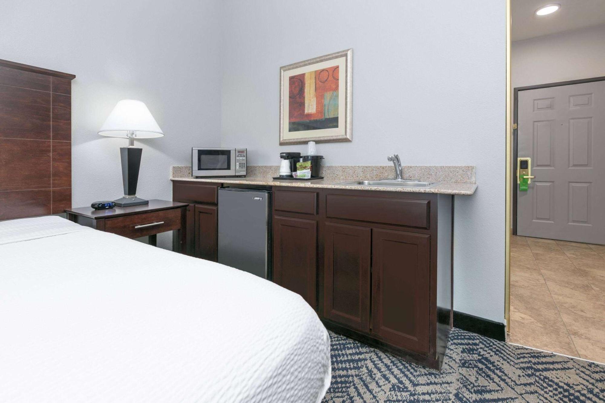 La Quinta By Wyndham Tulsa Airport / Expo Square Hotel Kültér fotó